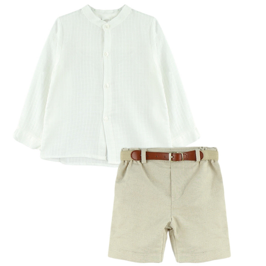 Camisa Blanca y Pantalon crema